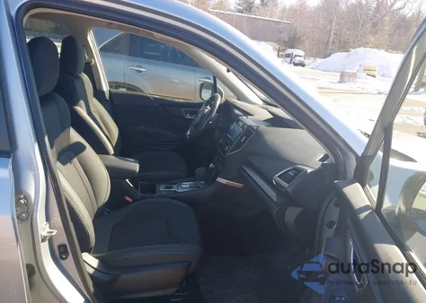 2021 Subaru Forester Premium z USA, uszkodzony, nr VIN JF2SKAFC6MH413124